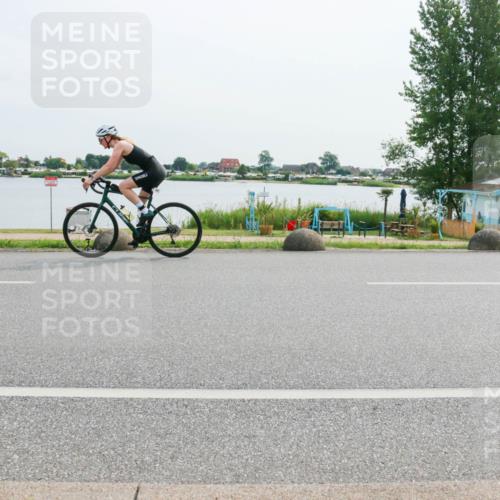 15.06.2025 - 27. Vierlanden-Triathlon H.Heesch http://msf.ph/oto/8019623 15.06.2025 10:23:16 Radfahren 80, 171, 528, 570, 597, 620 meine-sportfotos.de