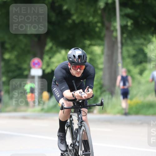 15.06.2025 - 7 Türme Triathlon Yannick Fuchs http://msf.ph/oto/8019627 15.06.2025 13:32:03 Radfahren 298, 579, 1132, 1169 meine-sportfotos.de