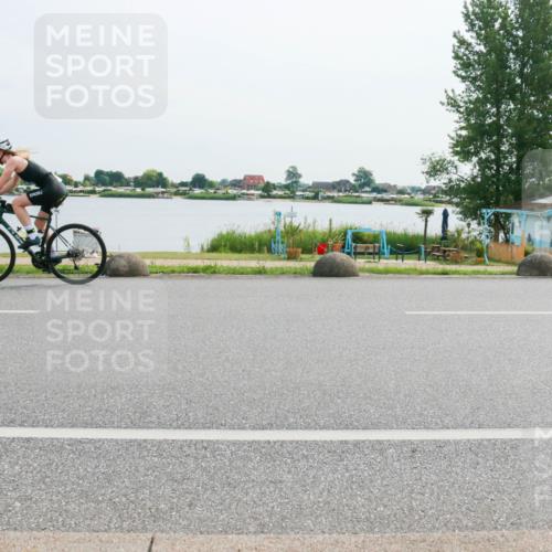15.06.2025 - 27. Vierlanden-Triathlon H.Heesch http://msf.ph/oto/8019641 15.06.2025 10:23:17 Radfahren 80, 171, 528, 597, 620 meine-sportfotos.de