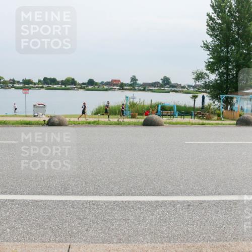 15.06.2025 - 27. Vierlanden-Triathlon H.Heesch http://msf.ph/oto/8019647 15.06.2025 11:16:04 Radfahren 102, 208, 860 meine-sportfotos.de