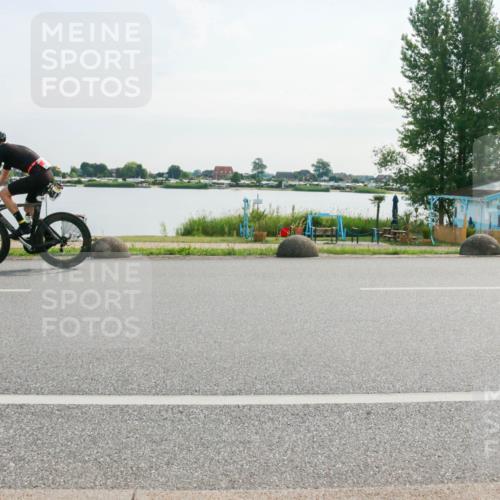 15.06.2025 - 27. Vierlanden-Triathlon H.Heesch http://msf.ph/oto/8019666 15.06.2025 09:39:39 Radfahren 48 meine-sportfotos.de