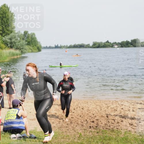 21.06.2025 - 27. Vierlanden-Triathlon MichiJ http://msf.ph/oto/8019668 15.06.2026 10:19:52 Schwimmen 500, 503, 539, 553, 569, 578 meine-sportfotos.de