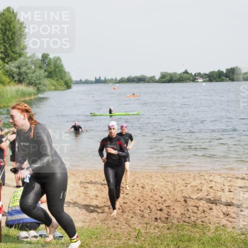 21.06.2025 - 27. Vierlanden-Triathlon MichiJ http://msf.ph/oto/8019676 15.06.2026 10:19:53 Schwimmen 500, 503, 539, 553, 569, 578 meine-sportfotos.de