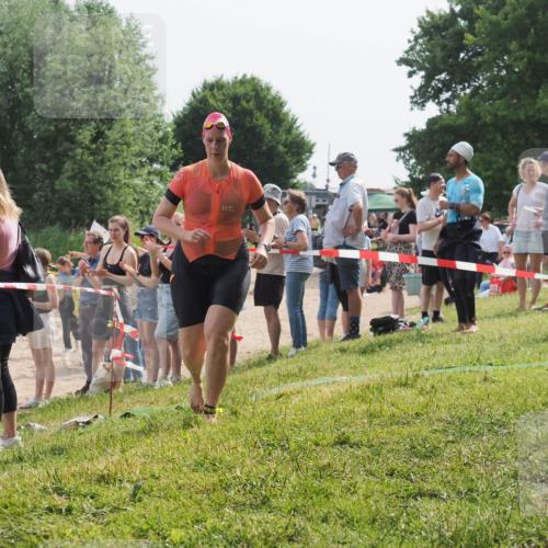 15.06.2025 - 27. Vierlanden-Triathlon KatJ http://msf.ph/oto/8019680 15.06.2025 10:19:16 Schwimmen 474, 478, 498, 543, 558 meine-sportfotos.de