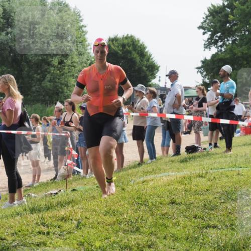 15.06.2025 - 27. Vierlanden-Triathlon KatJ http://msf.ph/oto/8019710 15.06.2025 10:19:17 Schwimmen 474, 478, 498, 543, 558 meine-sportfotos.de