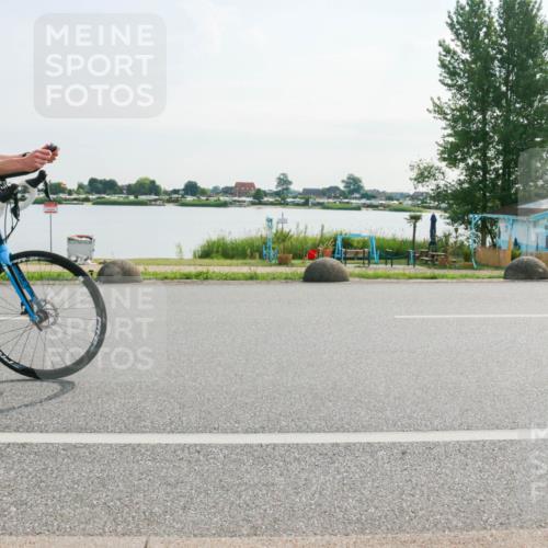 15.06.2025 - 27. Vierlanden-Triathlon H.Heesch http://msf.ph/oto/8019734 15.06.2025 09:40:24 Radfahren 82 meine-sportfotos.de