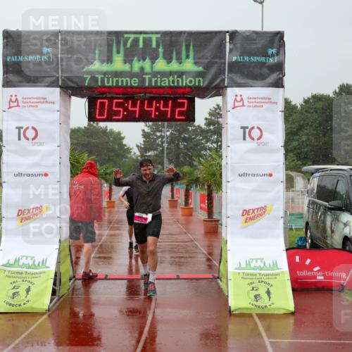 15.06.2025 - 7 Türme Triathlon Michael Strokosch http://msf.ph/oto/8019748 15.06.2025 15:44:41 Ziel 274, 296 meine-sportfotos.de