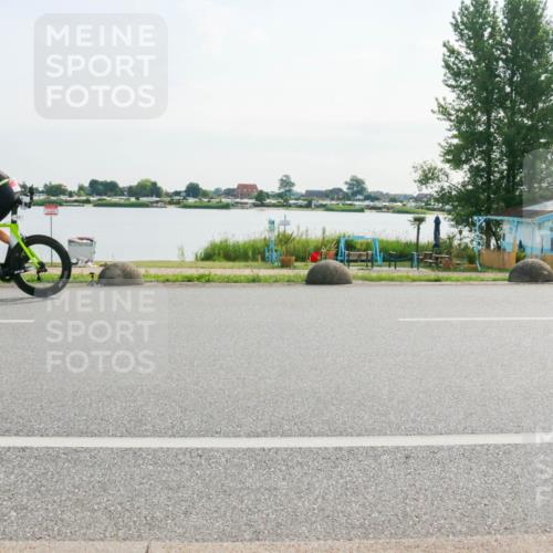 15.06.2025 - 27. Vierlanden-Triathlon H.Heesch http://msf.ph/oto/8019749 15.06.2025 09:40:32 Radfahren 17, 78 meine-sportfotos.de