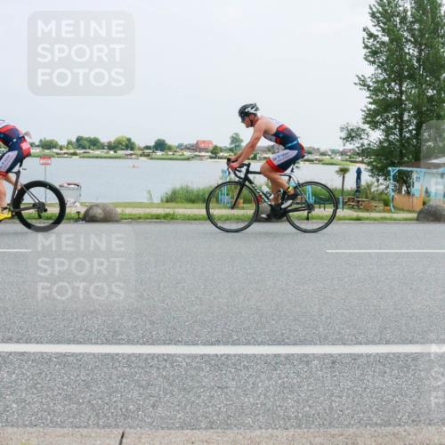 21.06.2025 - 27. Vierlanden-Triathlon H.Heesch http://msf.ph/oto/8019750 15.06.2025 12:02:55 Radfahren 984, 985, 986, 987, 988 meine-sportfotos.de