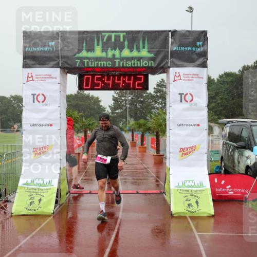 15.06.2025 - 7 Türme Triathlon Michael Strokosch http://msf.ph/oto/8019762 15.06.2025 15:44:42 Ziel 274, 296 meine-sportfotos.de