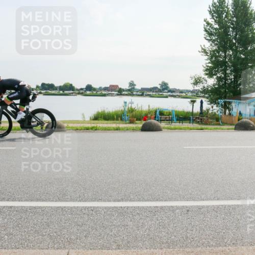15.06.2025 - 27. Vierlanden-Triathlon H.Heesch http://msf.ph/oto/8019773 15.06.2025 09:40:36 Radfahren 17, 63, 78 meine-sportfotos.de