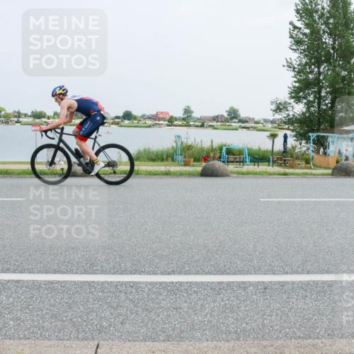 21.06.2025 - 27. Vierlanden-Triathlon H.Heesch http://msf.ph/oto/8019777 15.06.2025 12:02:56 Radfahren 984, 985, 986, 987, 988 meine-sportfotos.de