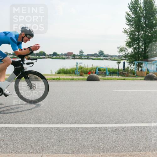 15.06.2025 - 27. Vierlanden-Triathlon H.Heesch http://msf.ph/oto/8019786 15.06.2025 09:40:46 Radfahren 14, 242 meine-sportfotos.de