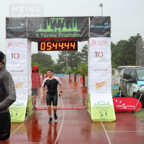 15.06.2025 - 7 Türme Triathlon Michael Strokosch http://msf.ph/oto/8019812 15.06.2025 15:44:43 Ziel 274, 296 meine-sportfotos.de