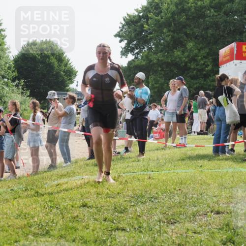 15.06.2025 - 27. Vierlanden-Triathlon KatJ http://msf.ph/oto/8019815 15.06.2025 10:19:22 Schwimmen 474, 543, 558 meine-sportfotos.de