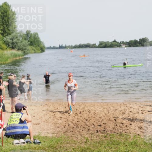 21.06.2025 - 27. Vierlanden-Triathlon MichiJ http://msf.ph/oto/8019842 15.06.2026 10:19:59 Schwimmen 500, 553, 569, 578 meine-sportfotos.de