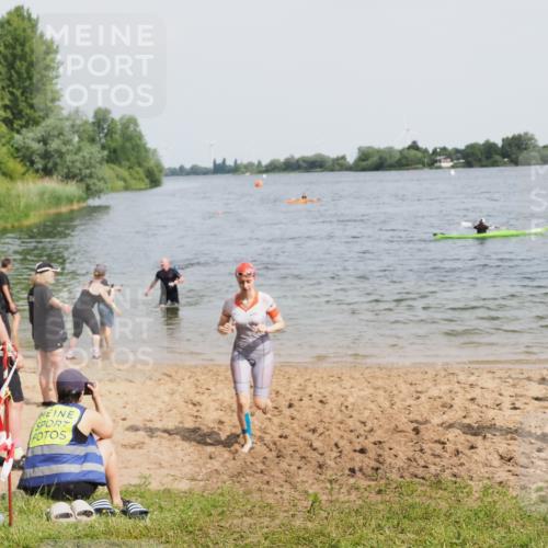 21.06.2025 - 27. Vierlanden-Triathlon MichiJ http://msf.ph/oto/8019859 15.06.2026 10:19:59 Schwimmen 500, 553, 569, 578 meine-sportfotos.de