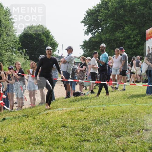 15.06.2025 - 27. Vierlanden-Triathlon KatJ http://msf.ph/oto/8019863 15.06.2025 10:19:43 Schwimmen 503, 539, 603 meine-sportfotos.de