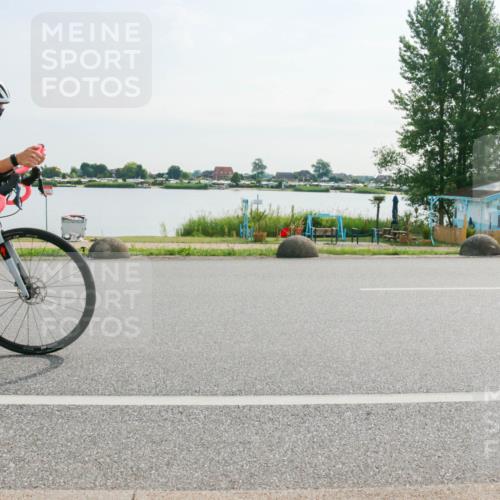 15.06.2025 - 27. Vierlanden-Triathlon H.Heesch http://msf.ph/oto/8019864 15.06.2025 09:42:01 Radfahren 206, 234 meine-sportfotos.de