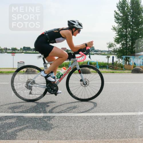 15.06.2025 - 27. Vierlanden-Triathlon H.Heesch http://msf.ph/oto/8019869 15.06.2025 09:42:01 Radfahren 206, 234 meine-sportfotos.de