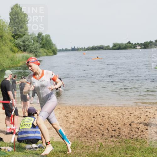 21.06.2025 - 27. Vierlanden-Triathlon MichiJ http://msf.ph/oto/8019896 15.06.2026 10:20:01 Schwimmen 500, 553, 569 meine-sportfotos.de