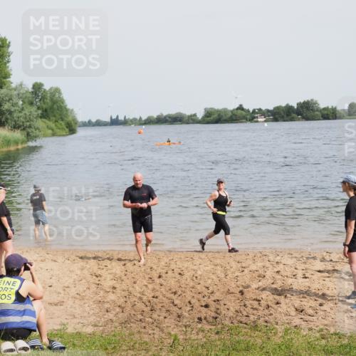 21.06.2025 - 27. Vierlanden-Triathlon MichiJ http://msf.ph/oto/8019925 15.06.2026 10:20:09 Schwimmen 616 meine-sportfotos.de