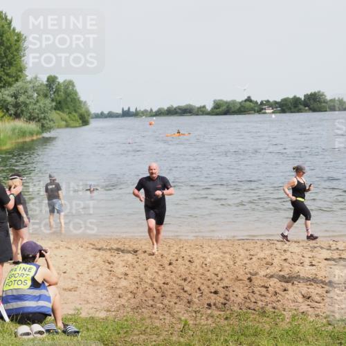21.06.2025 - 27. Vierlanden-Triathlon MichiJ http://msf.ph/oto/8019948 15.06.2026 10:20:10 Schwimmen 616 meine-sportfotos.de