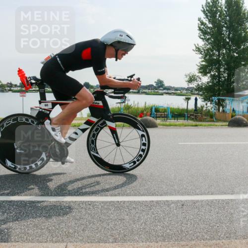 15.06.2025 - 27. Vierlanden-Triathlon H.Heesch http://msf.ph/oto/8019953 15.06.2025 09:42:30 Radfahren 10, 60 meine-sportfotos.de