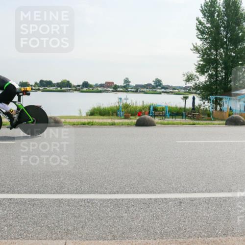 15.06.2025 - 27. Vierlanden-Triathlon H.Heesch http://msf.ph/oto/8019968 15.06.2025 09:42:40 Radfahren 6, 46, 186 meine-sportfotos.de