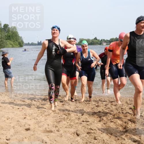 15.06.2025 - 27. Vierlanden-Triathlon Lena Gebhardt http://msf.ph/oto/8019988 15.06.2025 10:17:32 Schwimmen 485, 488, 492, 493, 519, 529, 532, 537, 552, 557, 562, 572, 582, 588, 594, 626 meine-sportfotos.de