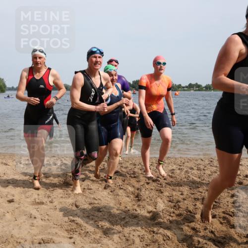 15.06.2025 - 27. Vierlanden-Triathlon Lena Gebhardt http://msf.ph/oto/8020018 15.06.2025 10:17:33 Schwimmen 485, 488, 492, 493, 519, 529, 532, 537, 552, 557, 562, 572, 582, 588, 594, 626 meine-sportfotos.de