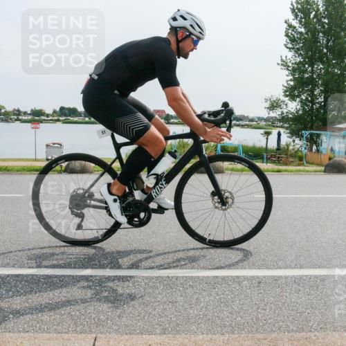 15.06.2025 - 27. Vierlanden-Triathlon H.Heesch http://msf.ph/oto/8020046 15.06.2025 10:24:39 Radfahren 30, 51, 606 meine-sportfotos.de