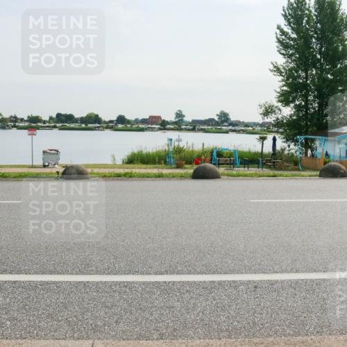 15.06.2025 - 27. Vierlanden-Triathlon H.Heesch http://msf.ph/oto/8020047 15.06.2025 09:43:04 Radfahren 196, 220 meine-sportfotos.de