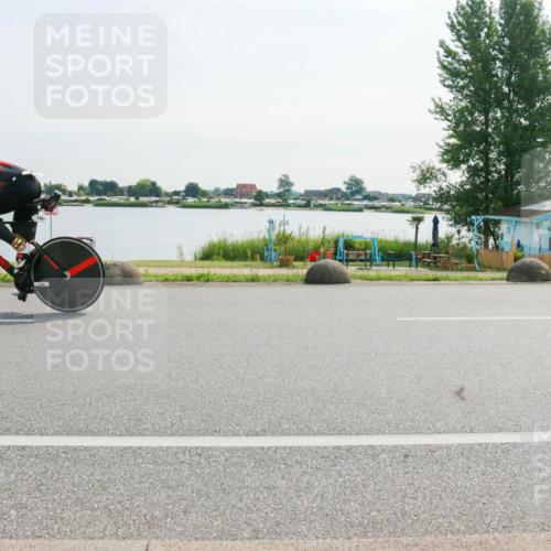15.06.2025 - 27. Vierlanden-Triathlon H.Heesch http://msf.ph/oto/8020084 15.06.2025 09:43:54 Radfahren 124, 157, 208 meine-sportfotos.de