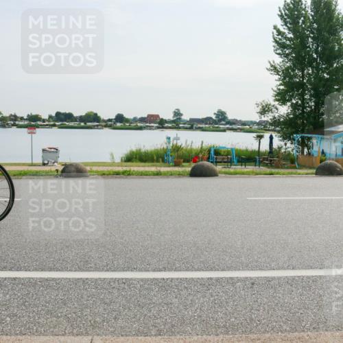 15.06.2025 - 27. Vierlanden-Triathlon H.Heesch http://msf.ph/oto/8020094 15.06.2025 09:43:57 Radfahren 124, 157, 208 meine-sportfotos.de