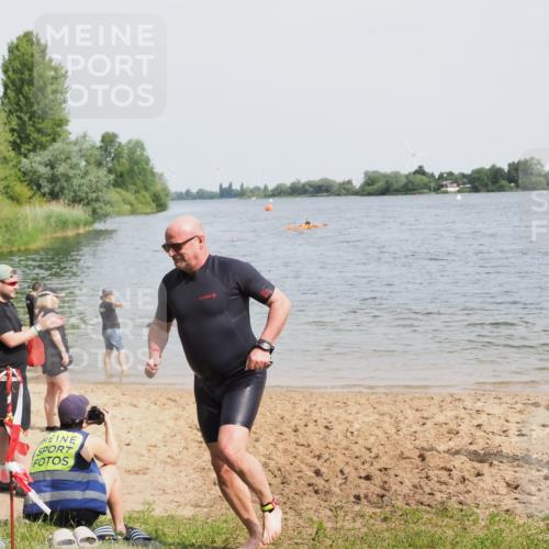 21.06.2025 - 27. Vierlanden-Triathlon MichiJ http://msf.ph/oto/8020099 15.06.2026 10:20:14 Schwimmen 616 meine-sportfotos.de