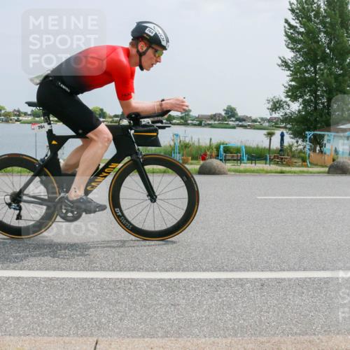 21.06.2025 - 27. Vierlanden-Triathlon H.Heesch http://msf.ph/oto/8020107 15.06.2025 12:04:02 Radfahren 735, 764, 775, 798, 858, 956 meine-sportfotos.de