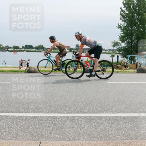 15.06.2025 - 27. Vierlanden-Triathlon H.Heesch http://msf.ph/oto/8020110 15.06.2025 11:16:08 Radfahren 102, 208, 801, 819, 860 meine-sportfotos.de