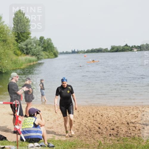 21.06.2025 - 27. Vierlanden-Triathlon MichiJ http://msf.ph/oto/8020112 15.06.2026 10:20:31 Schwimmen 619 meine-sportfotos.de