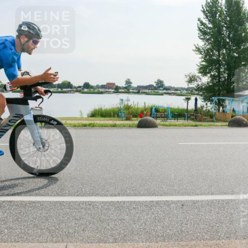 15.06.2025 - 27. Vierlanden-Triathlon H.Heesch http://msf.ph/oto/8020115 15.06.2025 09:44:09 Radfahren 27, 39, 54, 216, 241 meine-sportfotos.de