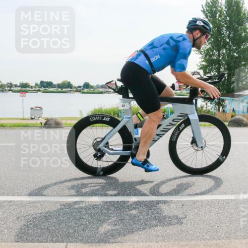 15.06.2025 - 27. Vierlanden-Triathlon H.Heesch http://msf.ph/oto/8020124 15.06.2025 09:44:09 Radfahren 27, 39, 54, 216, 241 meine-sportfotos.de