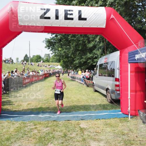 21.06.2025 - 27. Vierlanden-Triathlon MichiJ http://msf.ph/oto/8020125 15.06.2026 11:35:46 Ziel 476, 494 meine-sportfotos.de