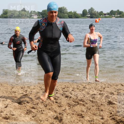 15.06.2025 - 27. Vierlanden-Triathlon Lena Gebhardt http://msf.ph/oto/8020126 15.06.2025 10:17:36 Schwimmen 485, 488, 492, 493, 519, 532, 537, 552, 557, 562, 572, 582, 588, 594, 626 meine-sportfotos.de