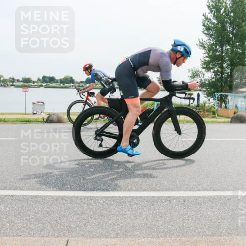 15.06.2025 - 27. Vierlanden-Triathlon H.Heesch http://msf.ph/oto/8020133 15.06.2025 10:25:23 Radfahren 2, 8, 223, 471, 593 meine-sportfotos.de
