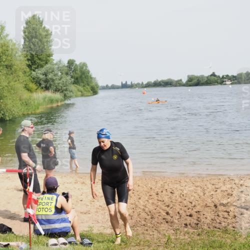 21.06.2025 - 27. Vierlanden-Triathlon MichiJ http://msf.ph/oto/8020141 15.06.2026 10:20:32 Schwimmen 619 meine-sportfotos.de