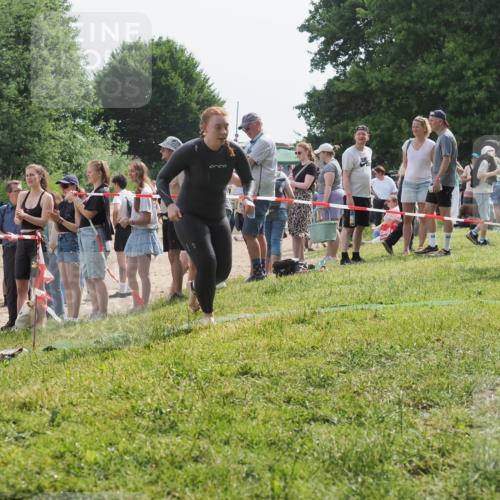 15.06.2025 - 27. Vierlanden-Triathlon KatJ http://msf.ph/oto/8020147 15.06.2025 10:19:54 Schwimmen 500, 503, 539, 569, 578 meine-sportfotos.de