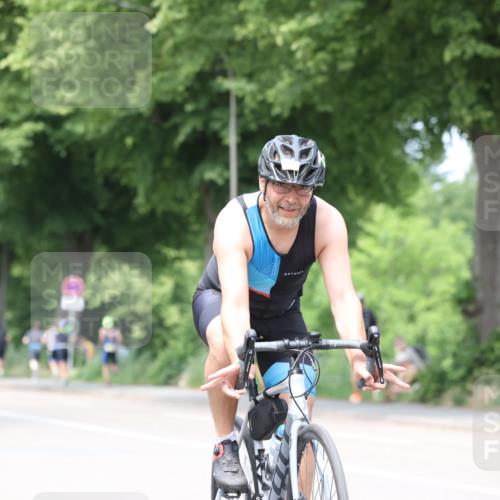 15.06.2025 - 7 Türme Triathlon Yannick Fuchs http://msf.ph/oto/8020152 15.06.2025 13:32:18 Radfahren  meine-sportfotos.de