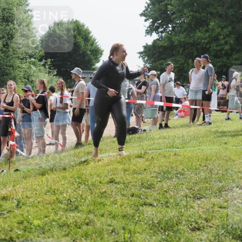 15.06.2025 - 27. Vierlanden-Triathlon KatJ http://msf.ph/oto/8020164 15.06.2025 10:19:54 Schwimmen 500, 503, 539, 569, 578 meine-sportfotos.de