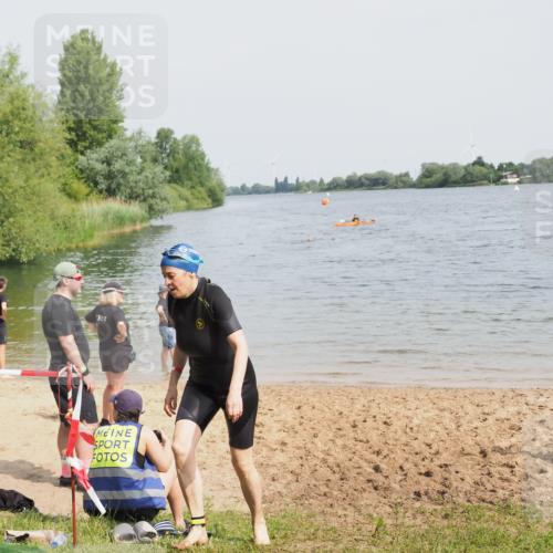 21.06.2025 - 27. Vierlanden-Triathlon MichiJ http://msf.ph/oto/8020176 15.06.2026 10:20:32 Schwimmen 619 meine-sportfotos.de