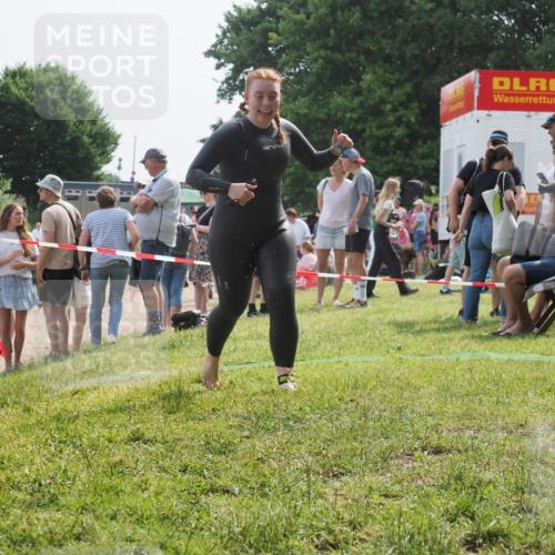 15.06.2025 - 27. Vierlanden-Triathlon KatJ http://msf.ph/oto/8020186 15.06.2025 10:19:55 Schwimmen 500, 503, 539, 569, 578 meine-sportfotos.de